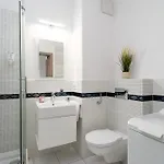 Urban Chic - Great Location - One Bedroom - Kolejowa