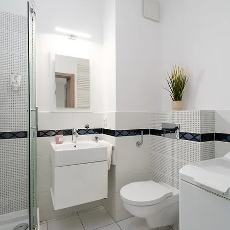 Urban Chic - Great Location - One Bedroom - Kolejowa